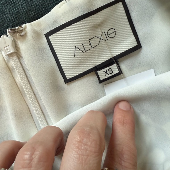 Alexis Floral Navy and White Women's Shorts - Picture 5 of 9